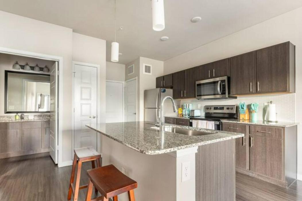 Apartment Lux - Free Wifi - Pool - Gym