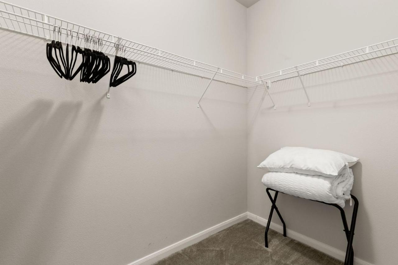 Lux - Free Wifi - Pool - Gym Apartment *